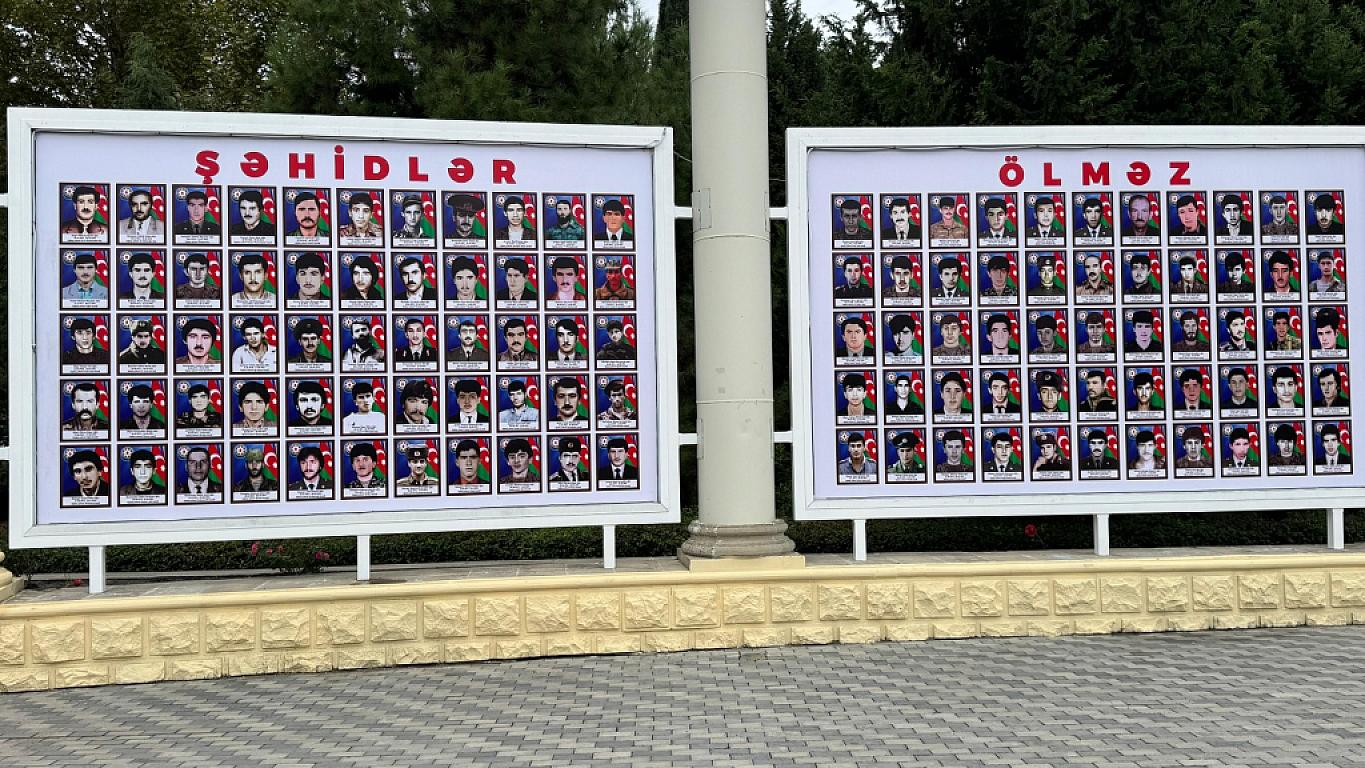 Şəhidlər Memorial Kompleksində yenilənmə işləri aparılıb.